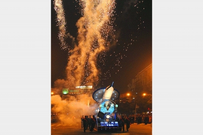 2008年，“天通號”榮獲海寧市大型元宵燈會一等獎(jiǎng)