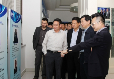 2017年，時(shí)任中組部副部長周祖翼一行天通調(diào)研